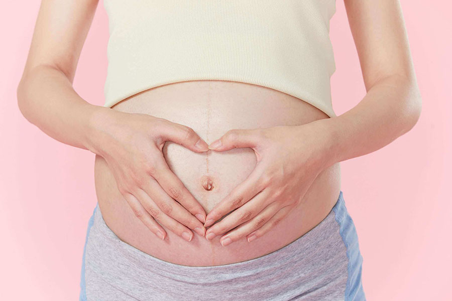 Tinh dầu trắc bách diệp xanh không nên sử dụng ở phụ nữ có thai, đang cho con bú