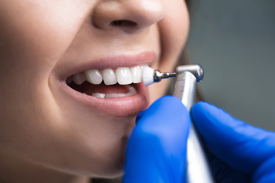 Hình 2 Tinh dầu mastic giúp bạn chăm sóc răng miệng hiệu quả