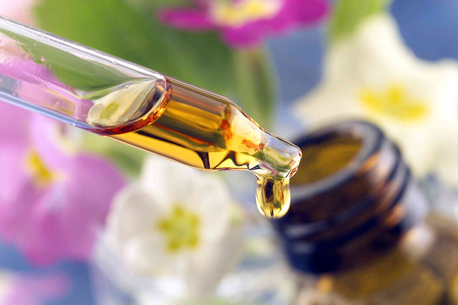 Tinh dầu nghệ đen (Zedoaria Essential Oil) mang lại trải nghiệm hương thơm ấn tượng.