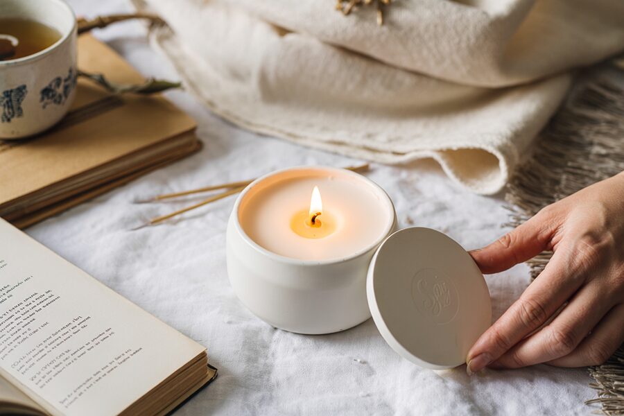 Cách đốt nến thơm lần đầu giúp sáp chảy đều, thơm lâu hơn