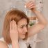 Hình 5. Thoa đều hỗn hợp này lên da đầu, rồi massage bằng đầu ngón tay của bạn.