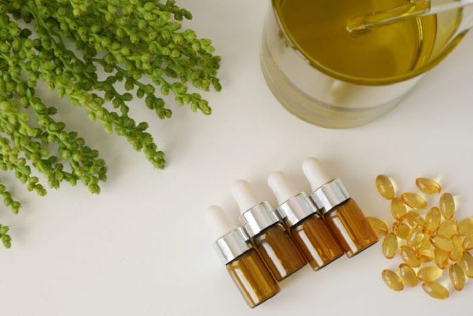 Hình 2. Tinh dầu Hổ Phách (Amber) là sự kết hợp giữa mùi hương khói và gỗ ấm áp.