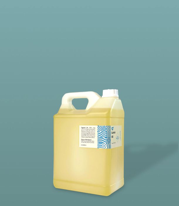 Can dầu nền thiên nhiên dung tích lớn – đại diện danh mục Carrier Oils, chuyên dùng pha loãng tinh dầu nguyên chất.