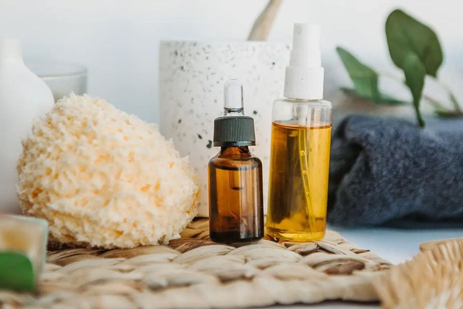 Hình 4. Tinh dầu rêu sồi hay Oakmoss Essential Oil mang lại trải nghiêm hương thơ ấn tượng