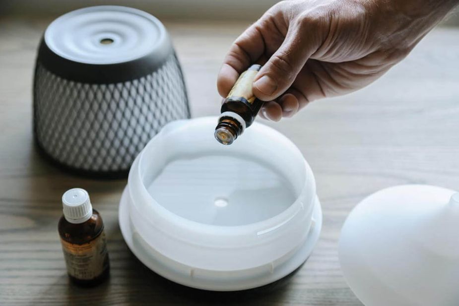 Hình 6 Tinh dầu tiểu hồi cần đem lại lợi ích sức khỏe đa dạng.