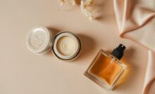 So sánh nước hoa khô và nước hoa truyền thống – lựa chọn mùi hương theo phong cách sống