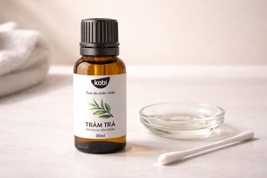 Chấm điểm mụn bằng sản phẩm tràm trà theo cách thận trọng